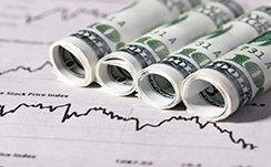 美国CPI数据提振黄金期货触及高点，短线交易者获利了结致收跌