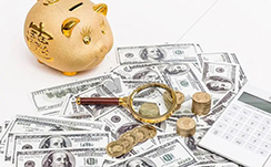 黄金与白银期货价格上涨，美联储会议前夕市场波动加剧